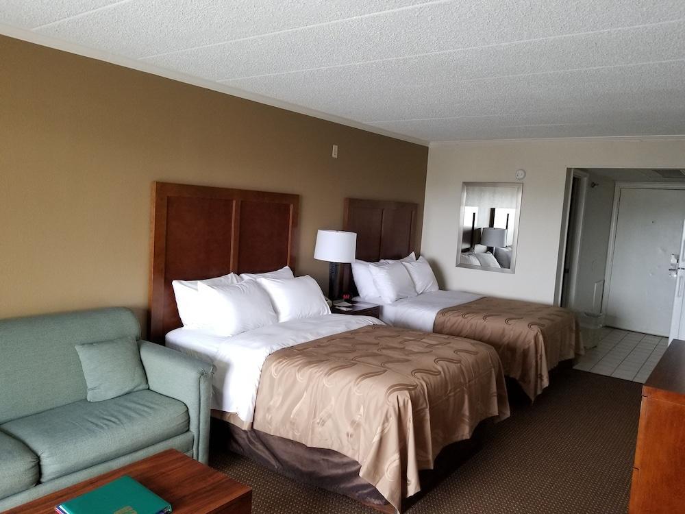 Quality & Oceanblock Hotel